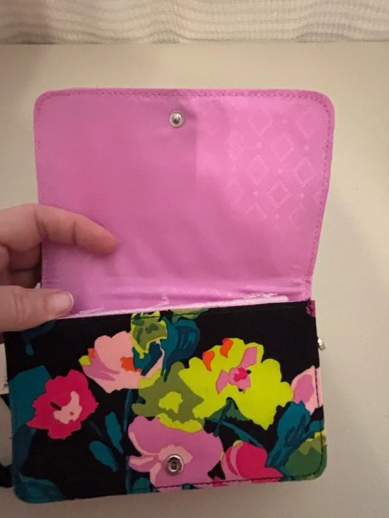 Vera Bradley Floral RFID 3-in-1 Crossbody in Pink and Teal NWT. (Hilo Meadow) - Picture 5 of 16